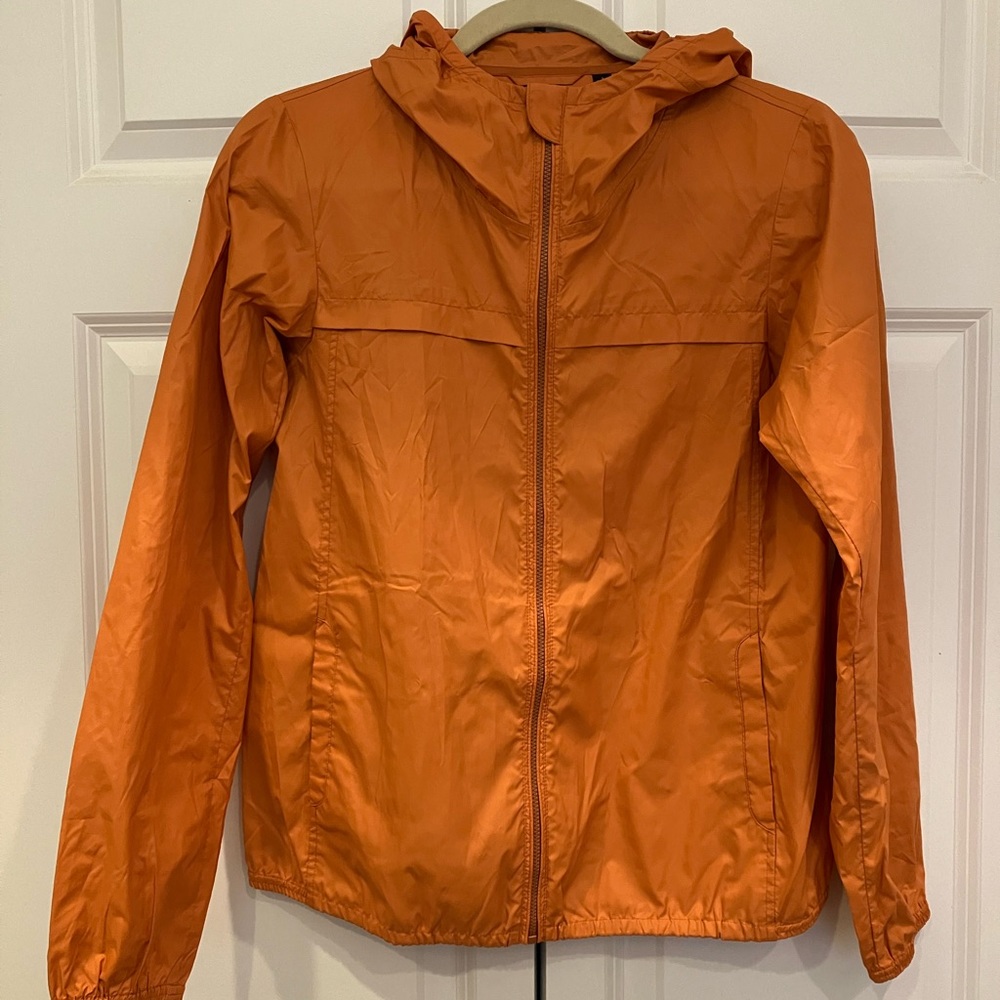 UNIQLO Womens Small Water Resistant Windbreaker Jacket hooded with zip closure
